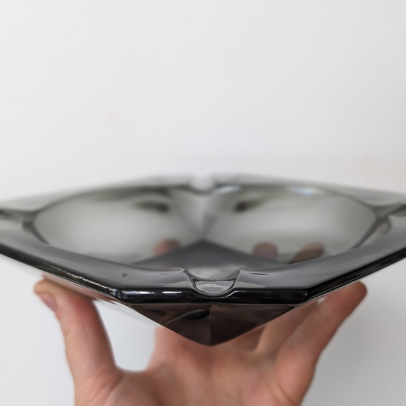Vintage smokey glass ashtray - Picture 3 of 4